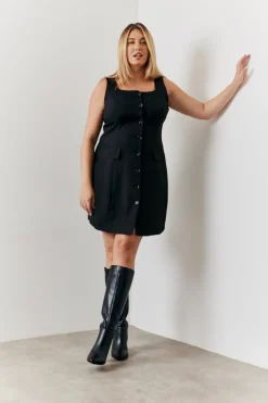 New In the Style Tailored Button Through Mini Dress Black