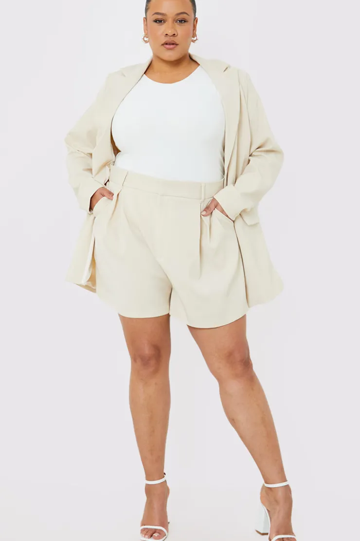 Hot In the Style Tailored Shorts Cream