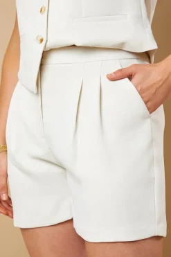 New In The Style Tailored Shorts Cream