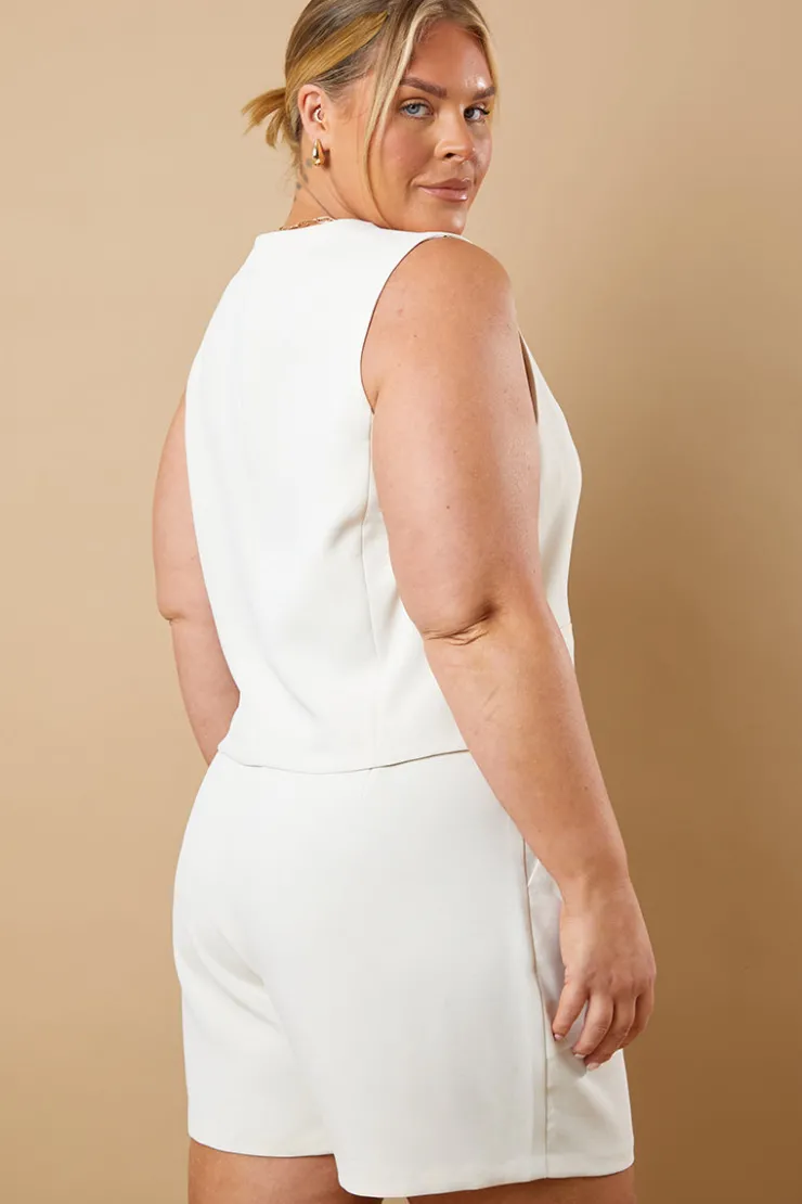 New In The Style Tailored Shorts Cream