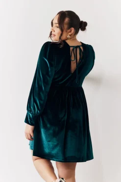 Hot In the Style Velvet Smock Mini Dress Green